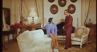 Dos amigas apenas lograron la polla sana de un gilipollas peludo maduro