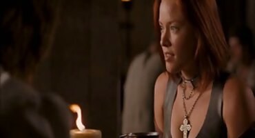 Morena de ojos marrones borracha de semen por 87 hombres