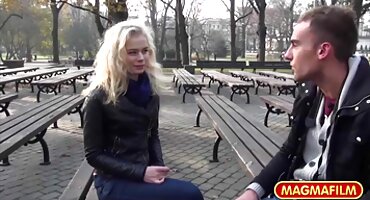 Porno privado y mamada profunda de joven estudiante