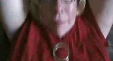 Los hombres tienen un gangbang con chicas cachondas justo en la oficina