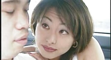 Metió una gran polla en el culo de la belleza y la folló duro