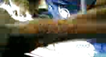 Colegiala en medias se quitó las bragas para una follada apasionada