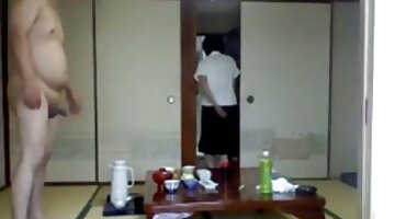 Preparador físico follado por el culo por dos jóvenes deportistas