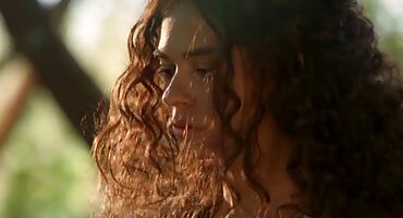 Masturbación amateur monta la polla de su nuevo amigo