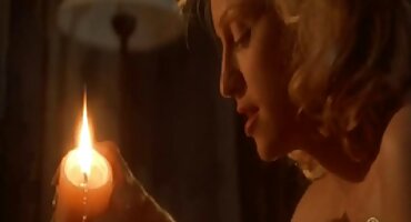 Novias depravadas no pudieron resistir la tentación y probaron los agujeros de los demás