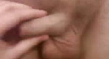 Ingeniero se folla a tres empleados que trabajan en el coño mojado