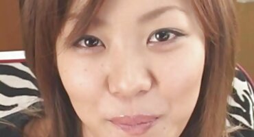 Ébano con polla enorme folla en la garganta y el coño de una joven estudiante