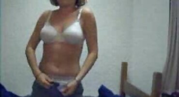 Alumna le dio a un nuevo amigo en el coño y le hizo una mamada