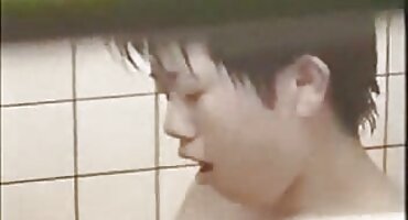 El chico entró a la casa con Rapunzel de pelo largo y la folló por el culo