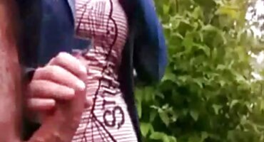 Buscando en el baño a su novia, el hombre la encontró desnuda y follada a fondo