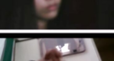 Sexo de corte con una rubia con gafas y un chico corriéndose