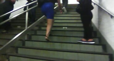 Juego de calamares convertido en una orgía áspera de asiáticos