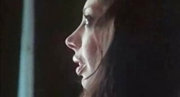 Hermosa rubia hizo el amor con dos hombres al mismo tiempo y le gustó mucho la Doble penetración